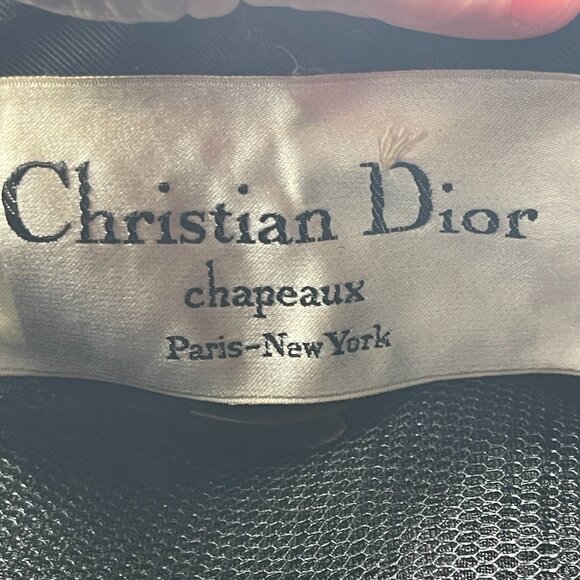 🎩 Vintage Christian Dior Feathered Hat – Paris-New York Label - Picture 9 of 12
